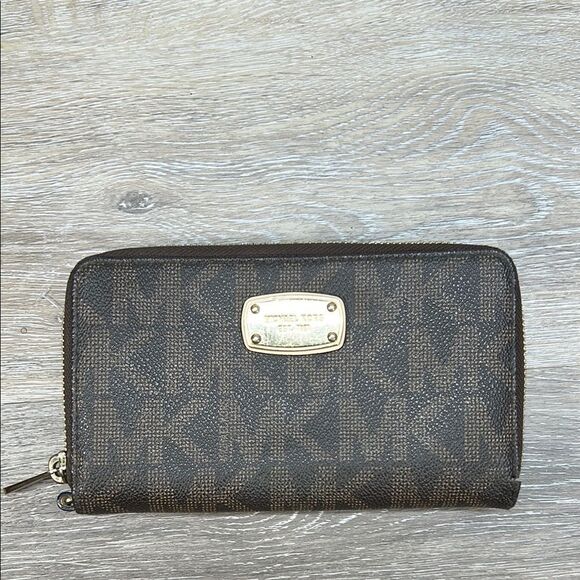 Michael Kors brown jet set full zip wallet - Picture 1 of 9